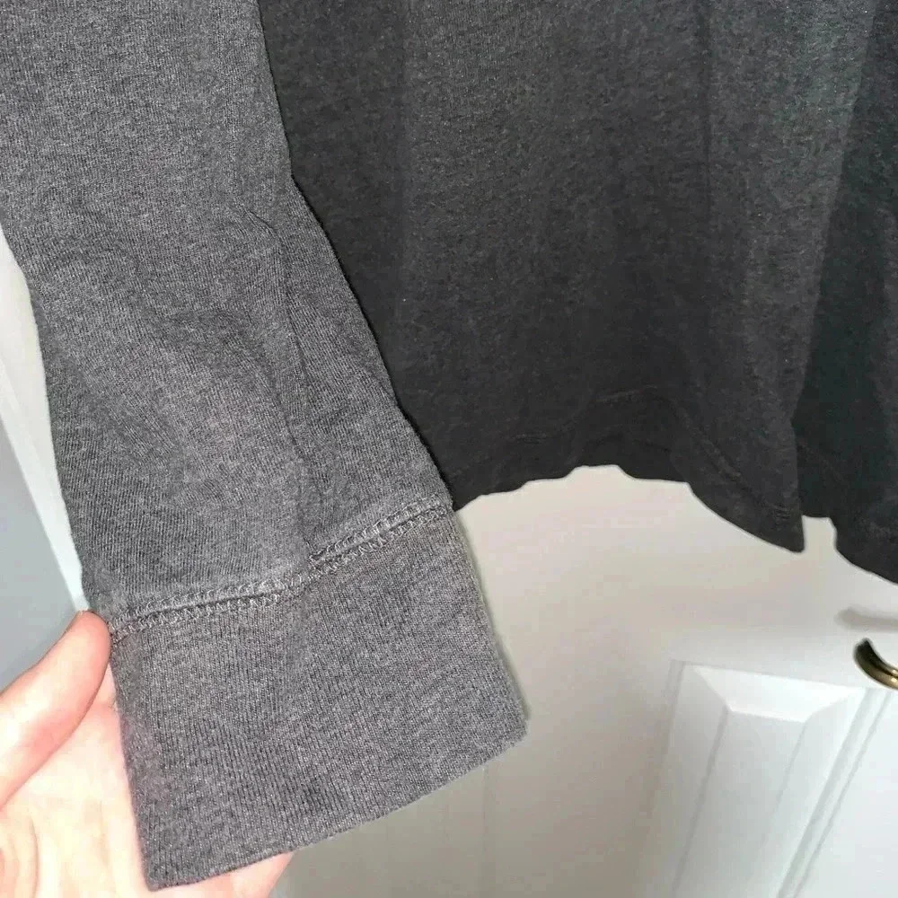 🔴🔴Gray Button Up 🌟 - Picture 3 of 5